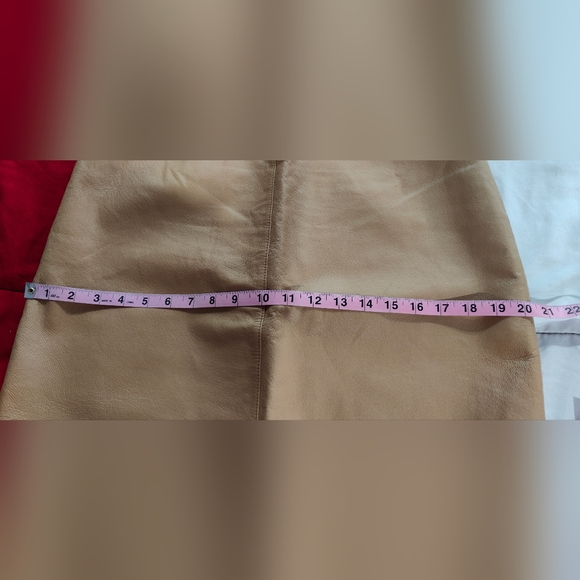 Newport News Tan 100% Leather Mini Skirt size 14 - Picture 5 of 6